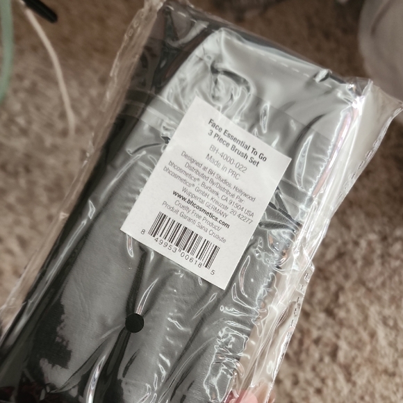 BH Cosmetics Black and Silver Brush Trio - Picture 4 of 5